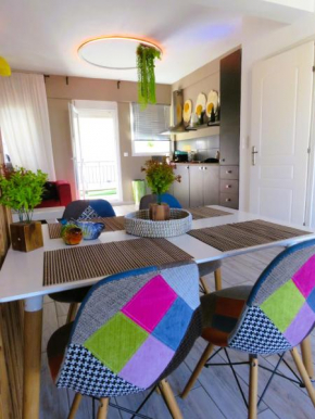 Ikaros Lux Apartment - Explore Center by foot - Downtown - Close to Valaoritou night area & Ladadika